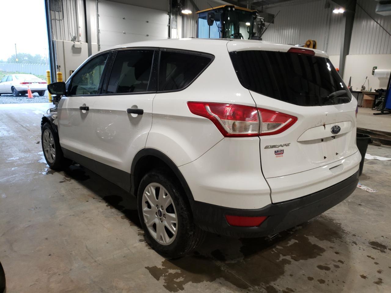 2015 Ford Escape S - Фото 3
