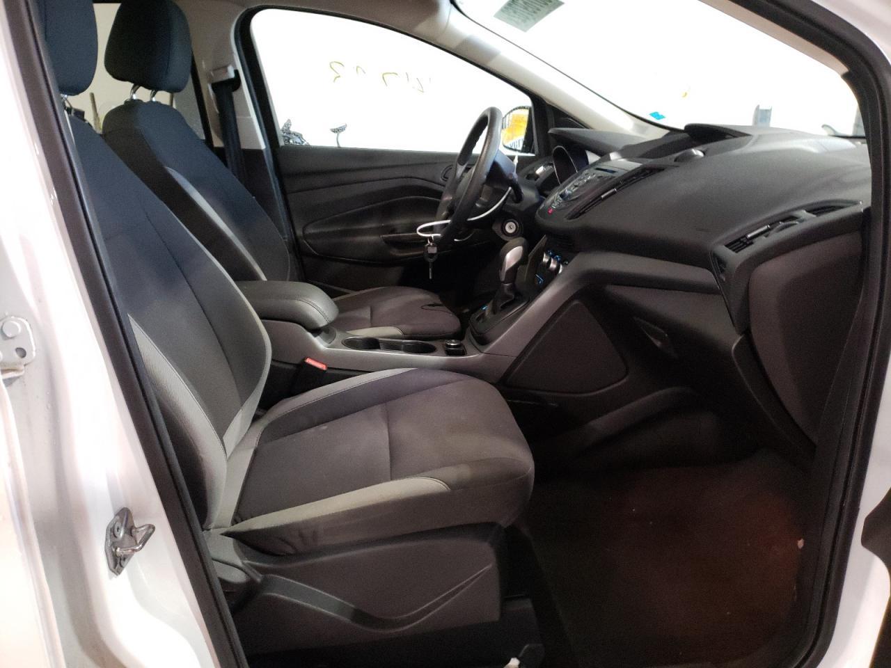 2015 Ford Escape S - Фото 5