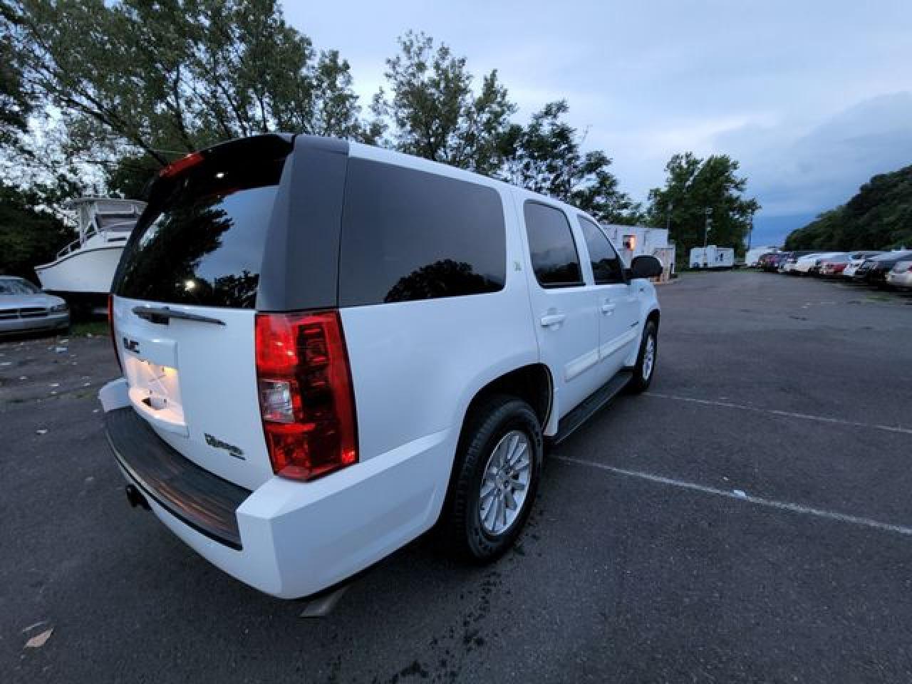 2008 GMC Yukon Hybrid - Image 5