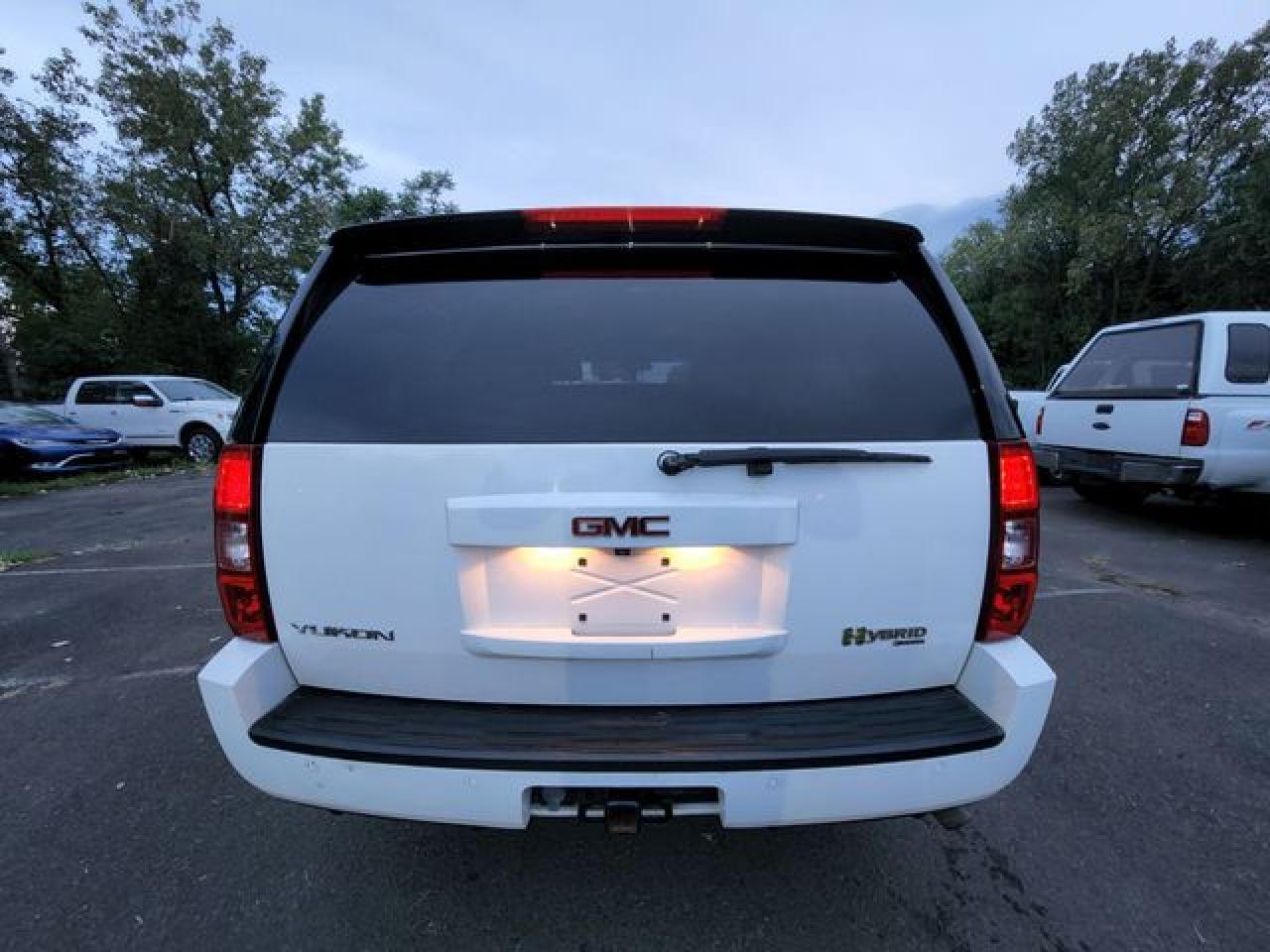 2008 GMC Yukon Hybrid - Image 4