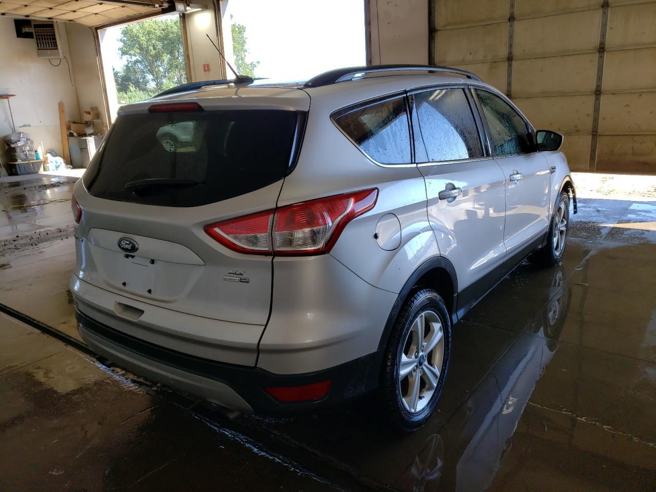 2015 FORD ESCAPE SE - Image 4