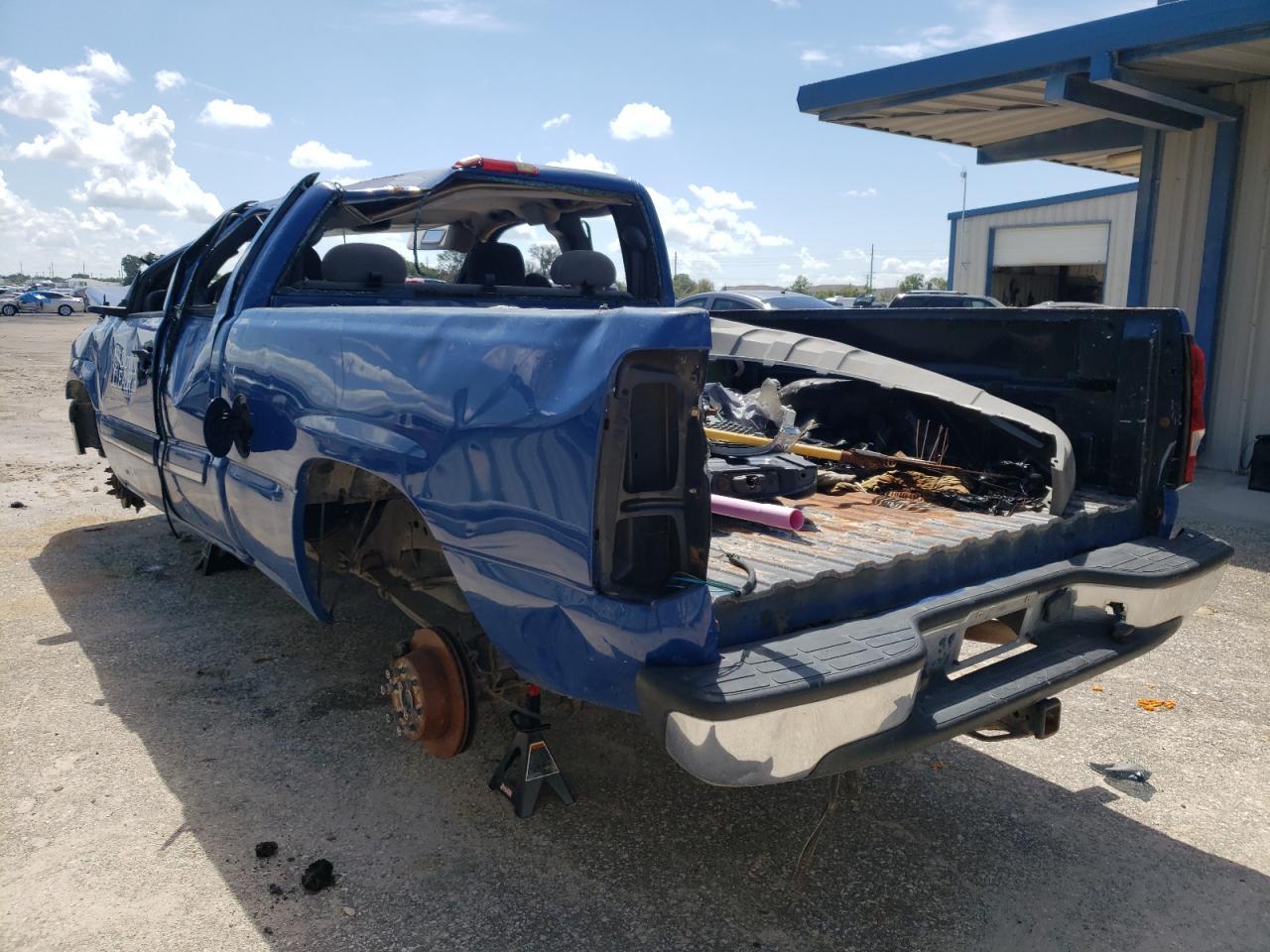 2004 Chevrolet Silverado C1500 - Image 3