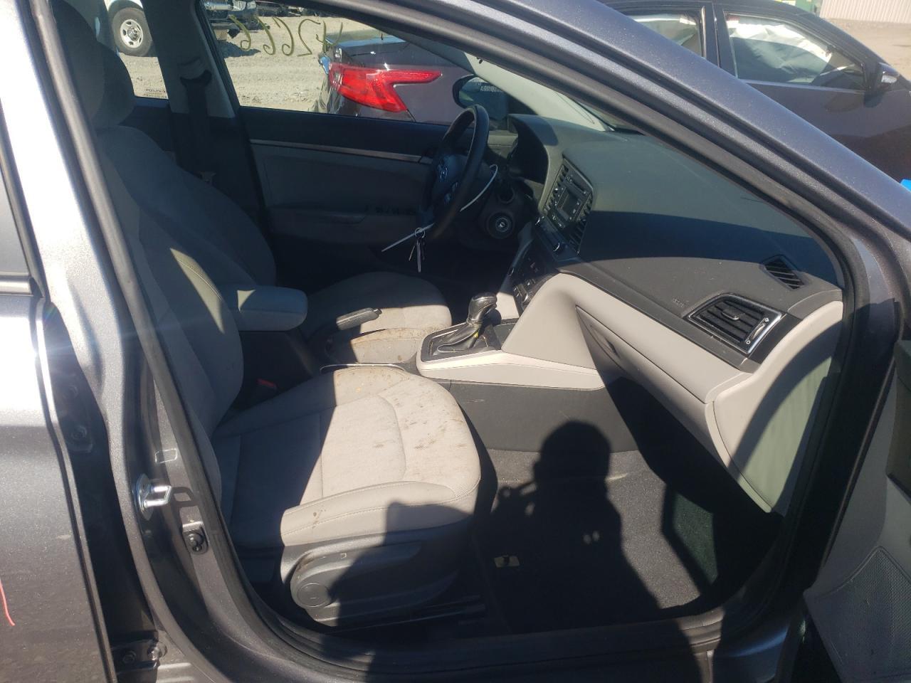 2018 HYUNDAI ELANTRA SE - Фото 5