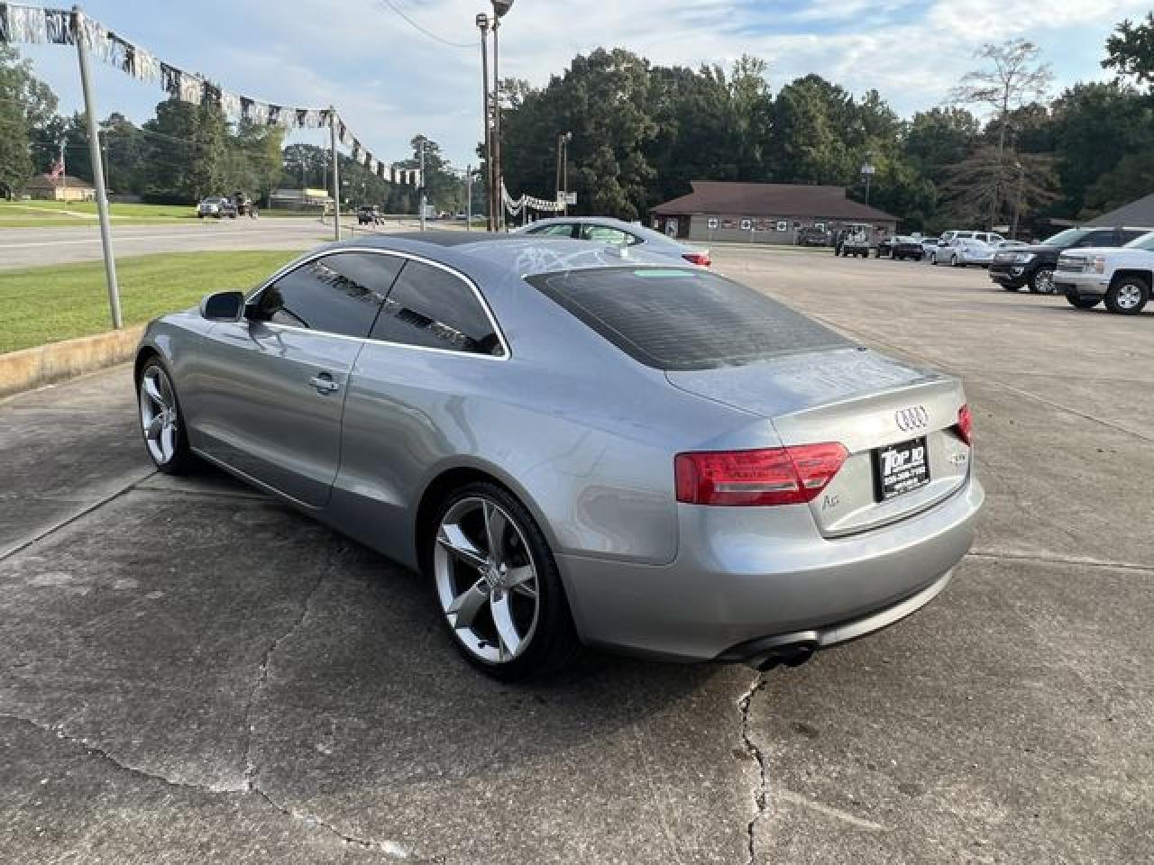 2010 Audi A5 Premium Plus - Фото 2