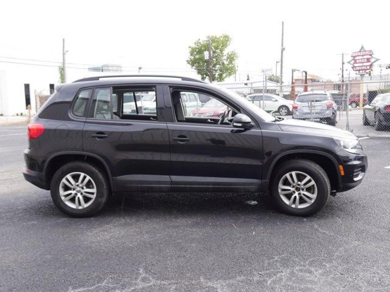 2016 Volkswagen Tiguan S - Фото 4