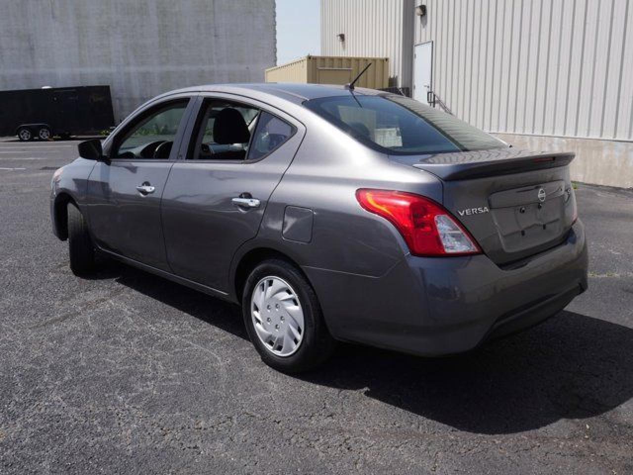 2017 Nissan Versa S - Фото 7