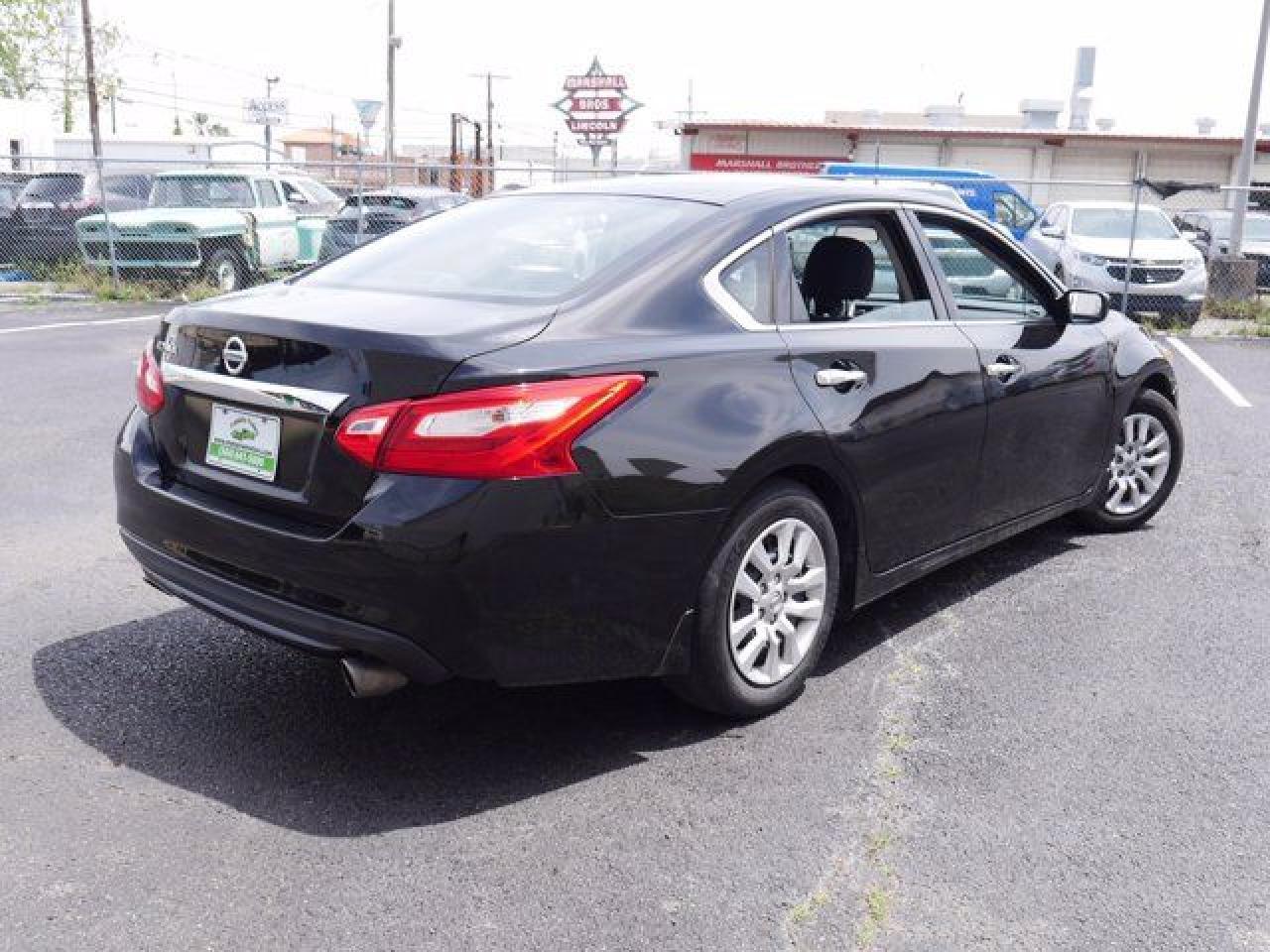 2016 Nissan Altima 2.5 - Image 5