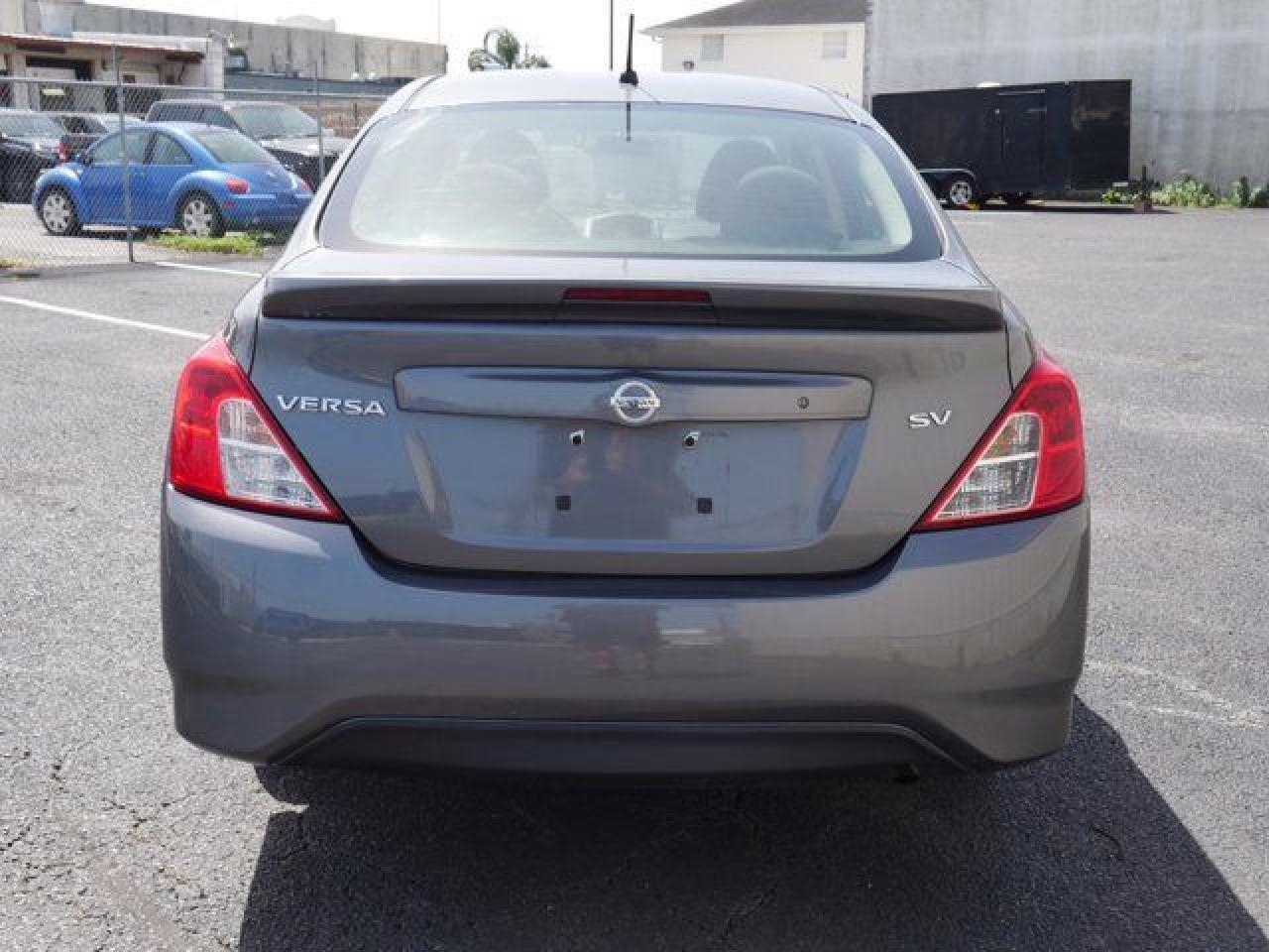 2017 Nissan Versa S - Фото 6
