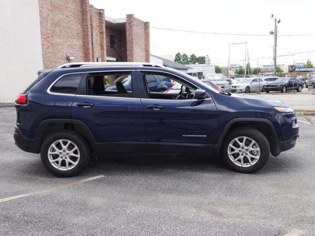 2016 Jeep Cherokee Latitude - Фото 4