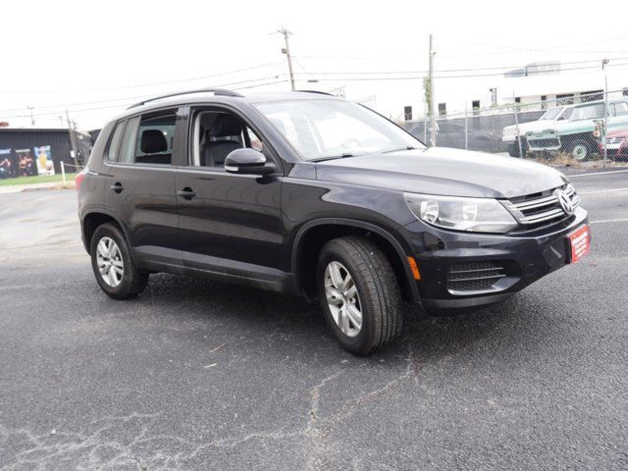 2016 Volkswagen Tiguan S - Фото 3