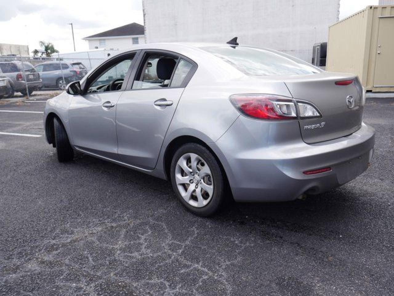 2012 Mazda 3 I - Image 7