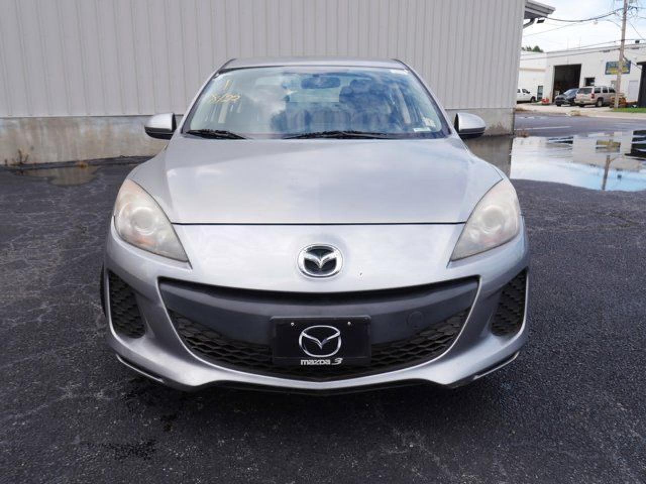 2012 Mazda 3 I - Image 2