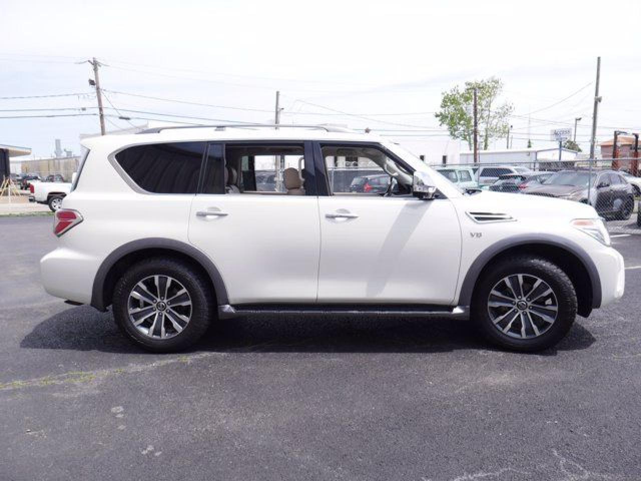 2018 Nissan Armada Sv - Image 4