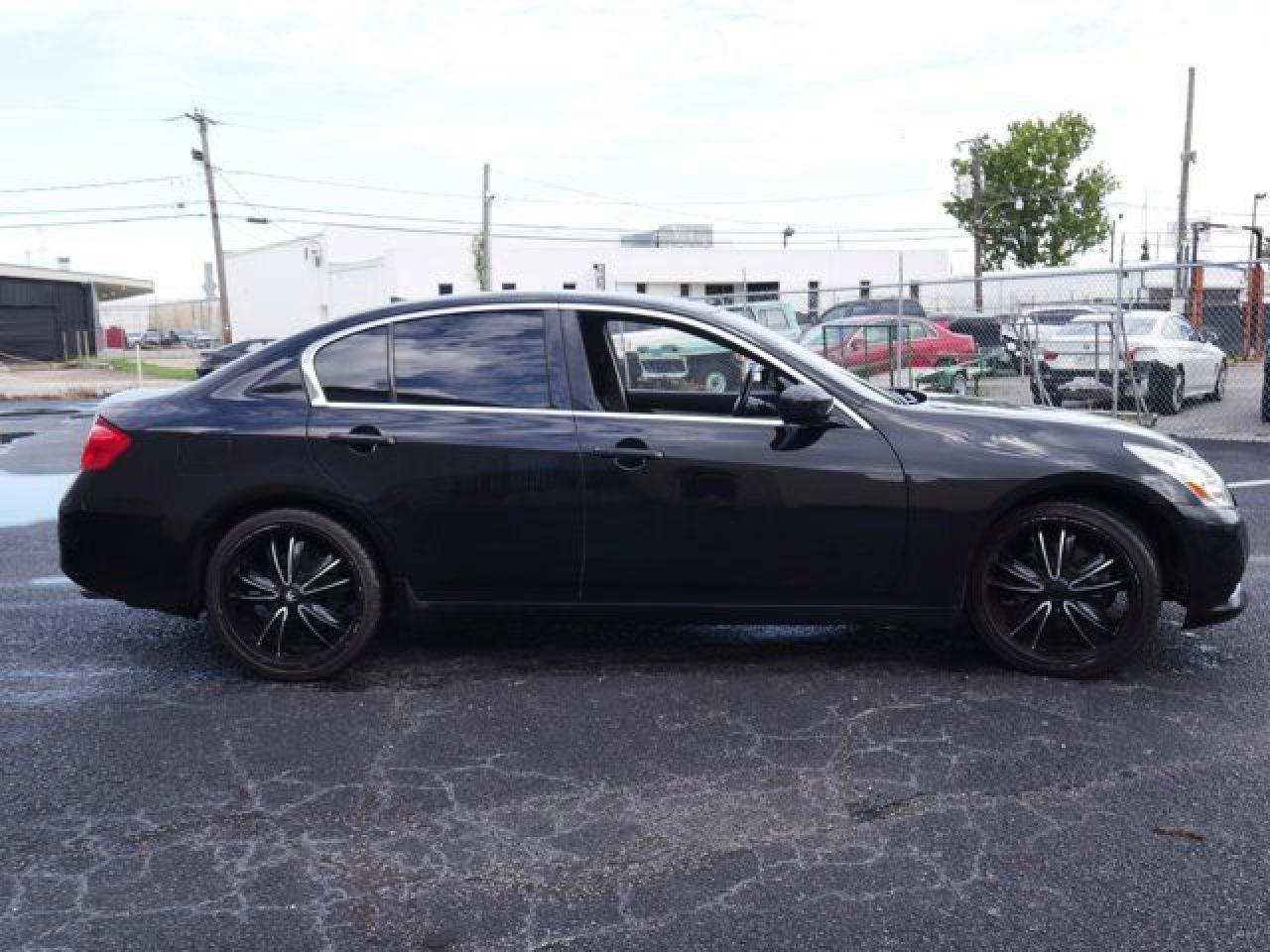 2011 Infiniti G25 Base - Фото 4