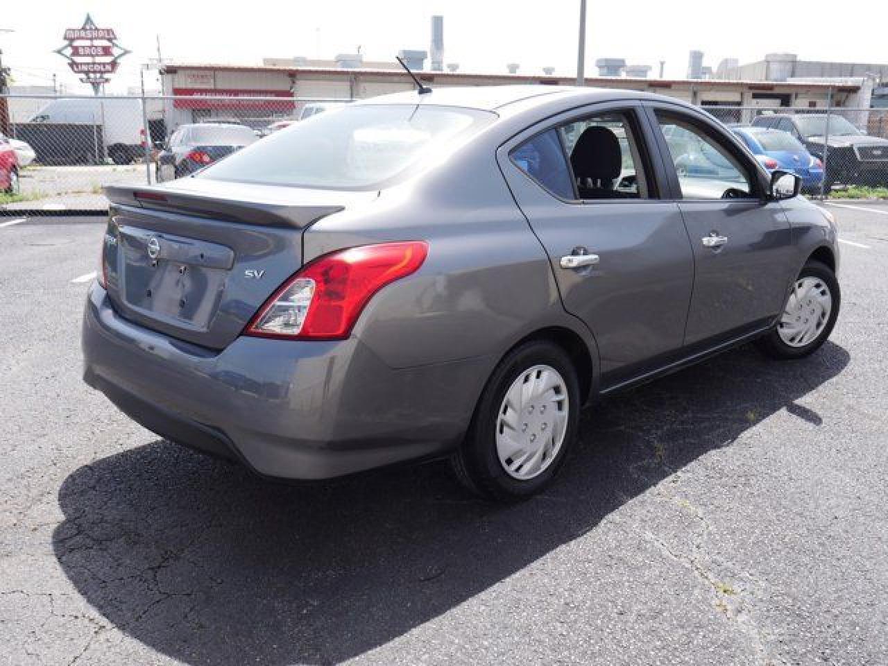 2017 Nissan Versa S - Фото 5