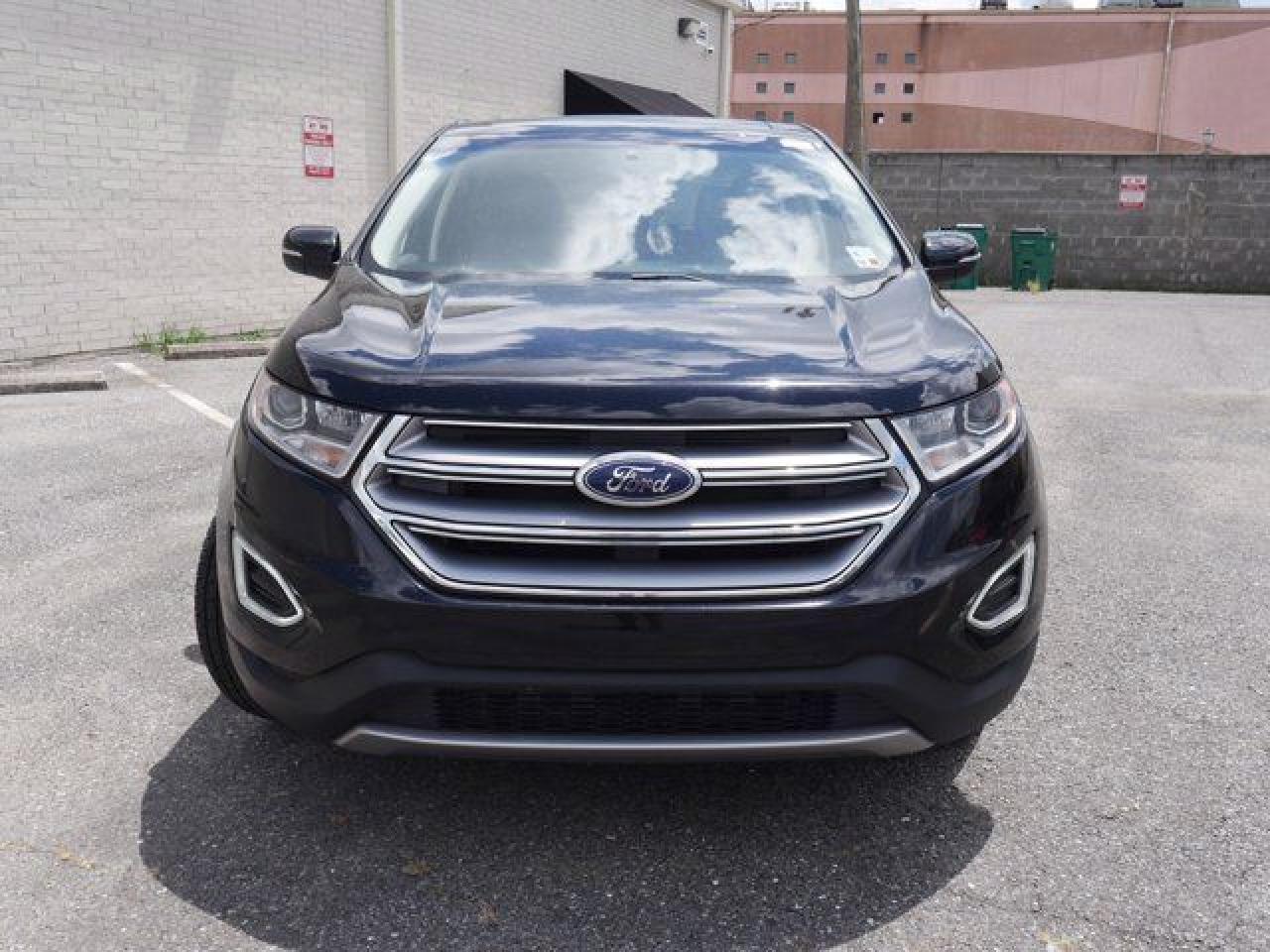 2018 Ford Edge Titanium - Image 2