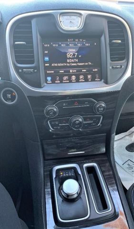 2015 Chrysler 300 Limited - Image 5