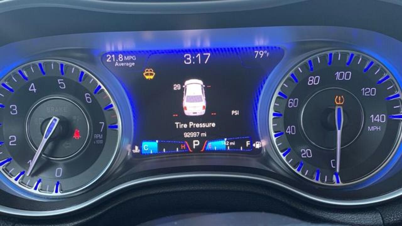 2015 Chrysler 300 Limited - Image 3