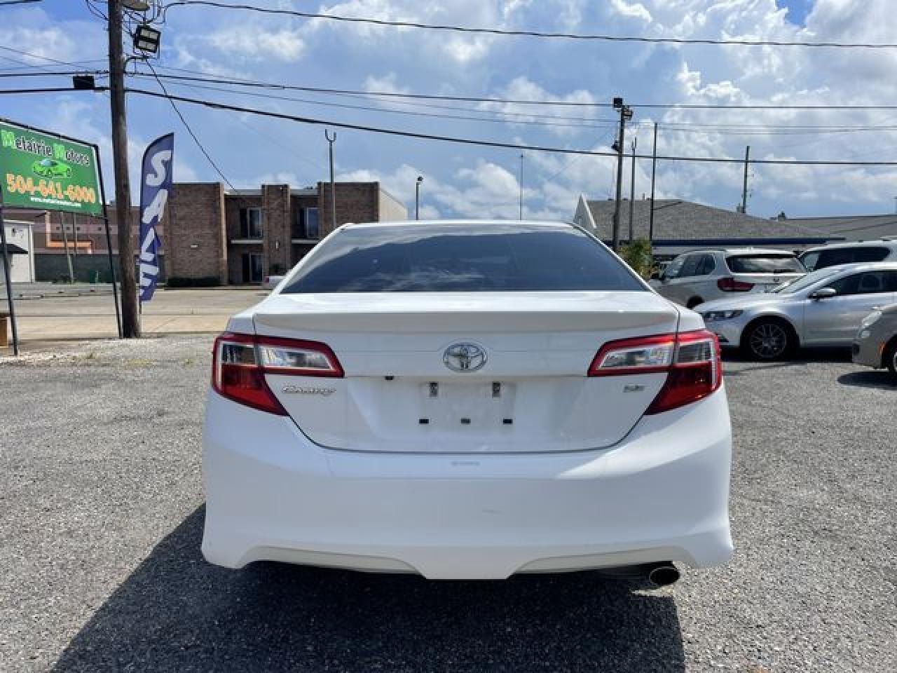 2014 Toyota Camry L - Фото 6