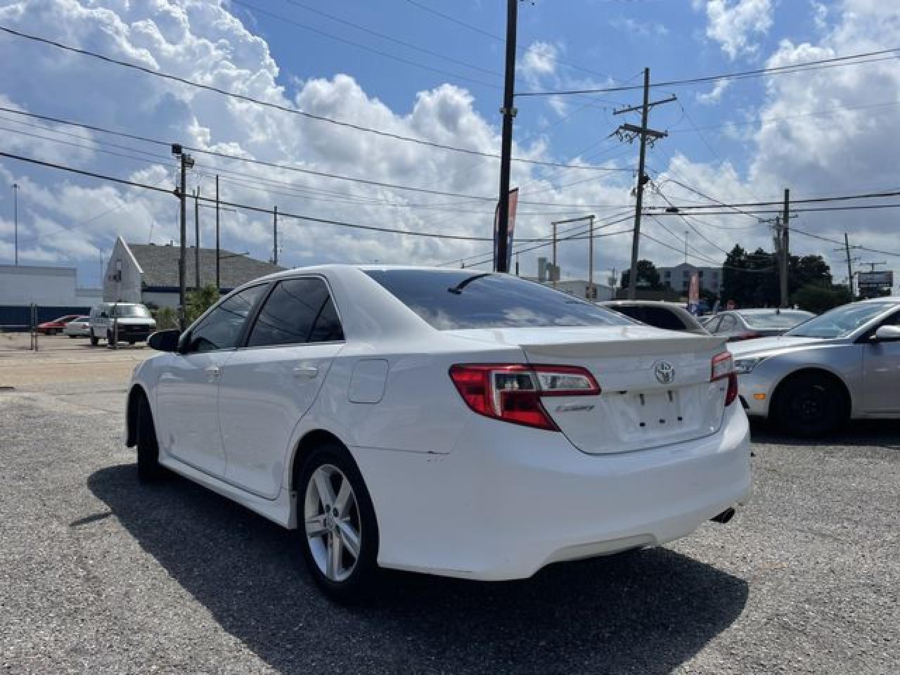2014 Toyota Camry L - Фото 5