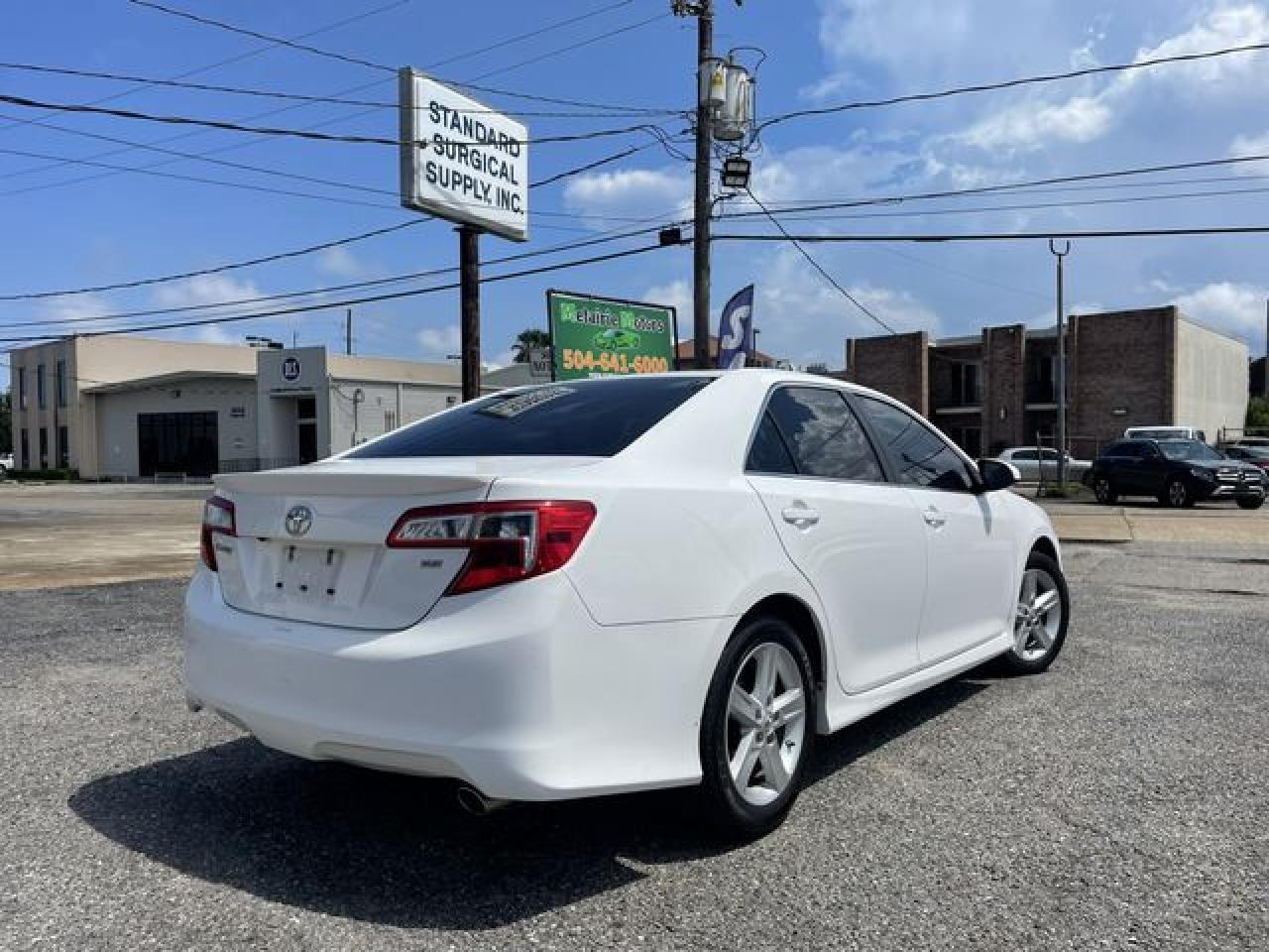 2014 Toyota Camry L - Фото 7