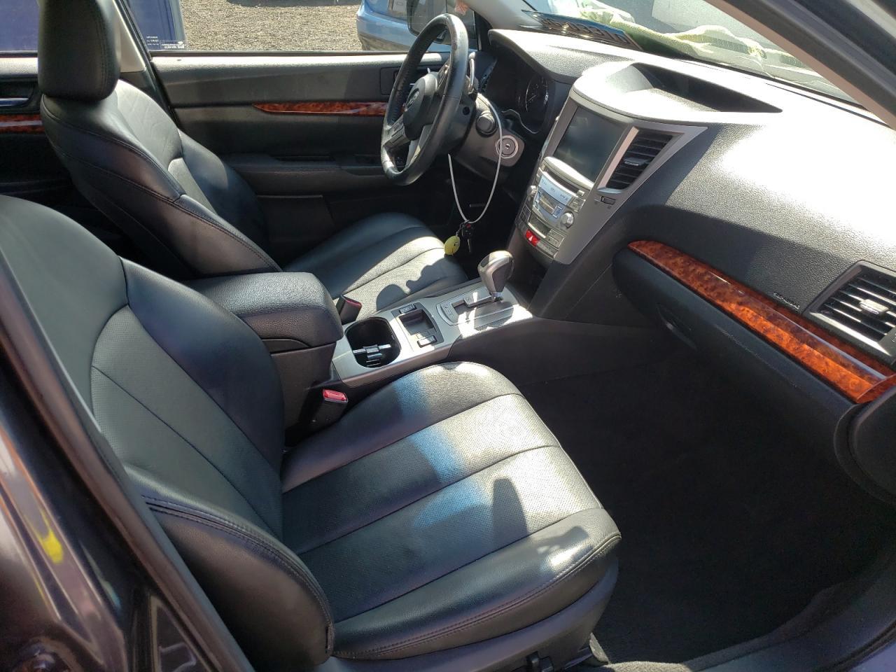2011 SUBARU LEGACY 2.5 - Image 5