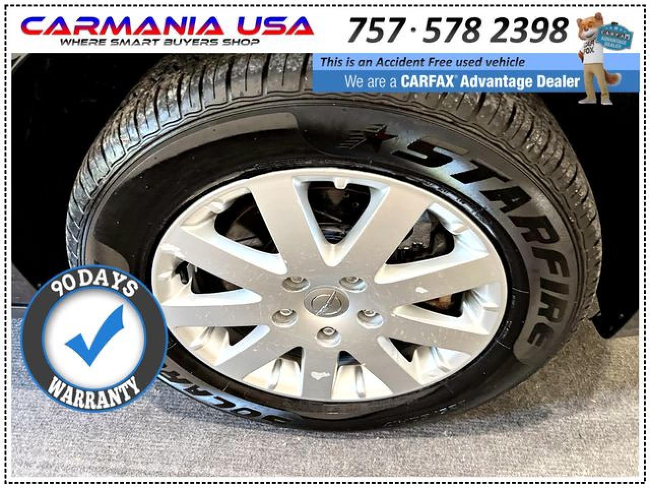 2016 Chrysler Town & Country Touring - Image 4