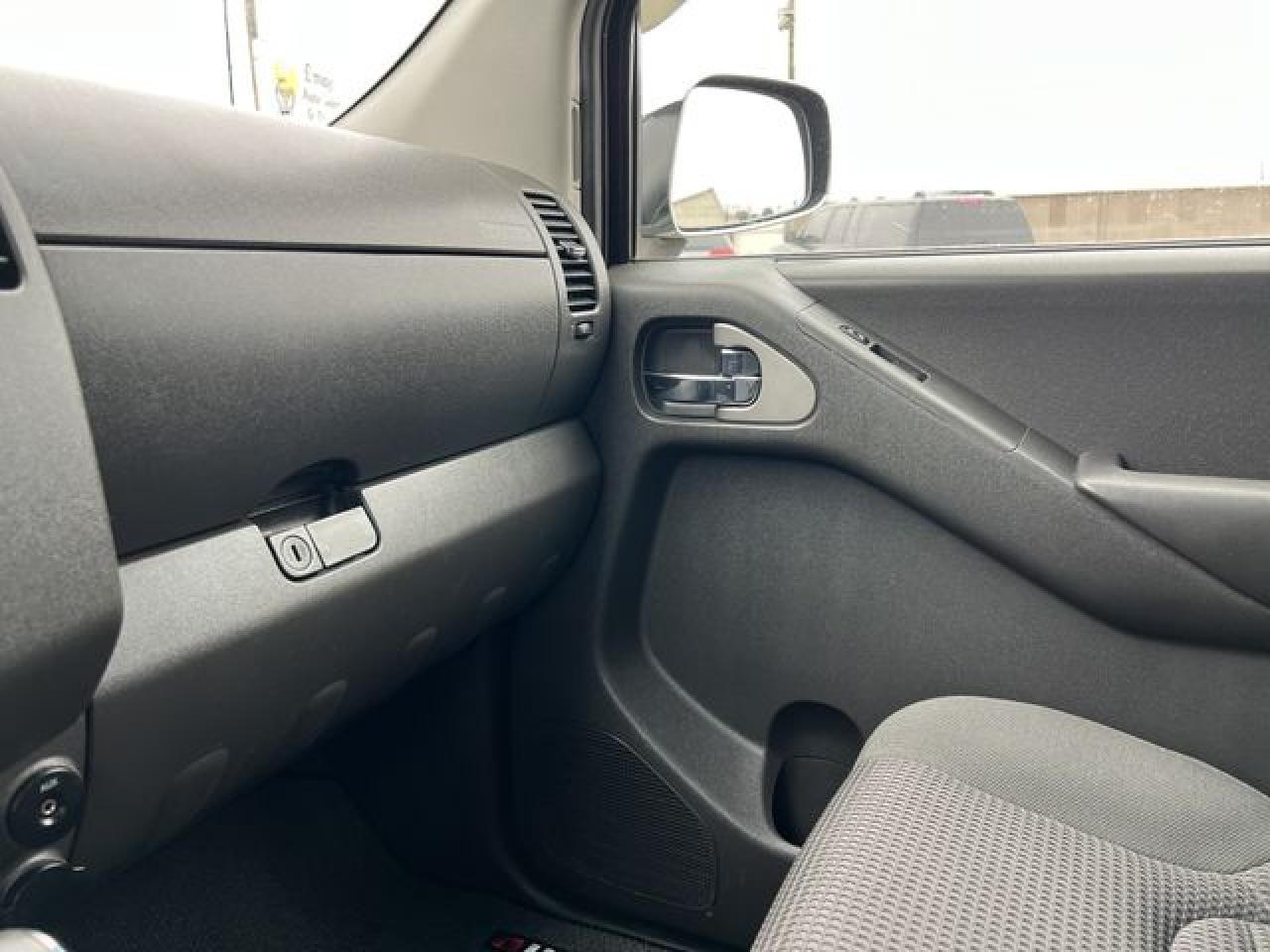 2007 Nissan Frontier King Cab Le - Image 6