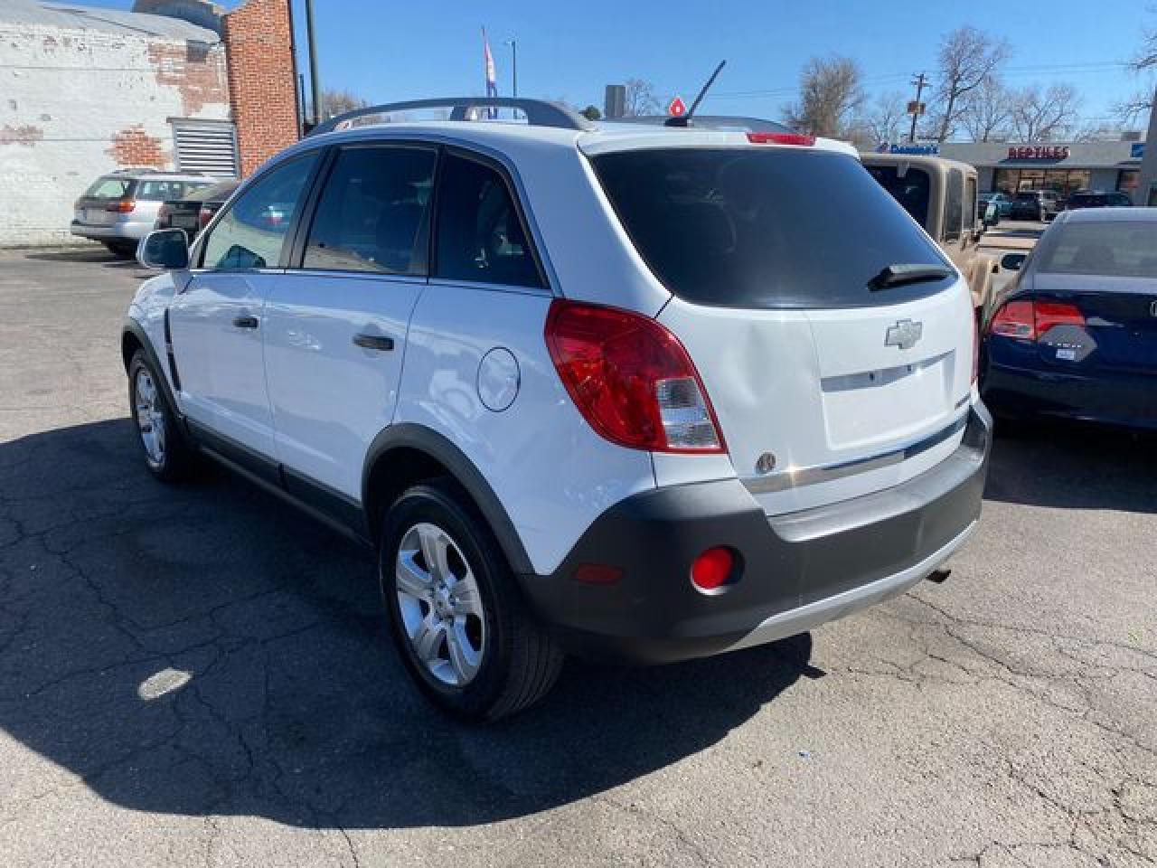 2014 Chevrolet Captiva Ls - Image 4