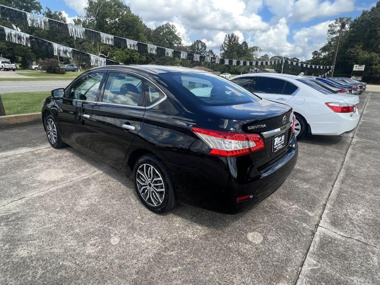 2014 Nissan Sentra S - Image 2