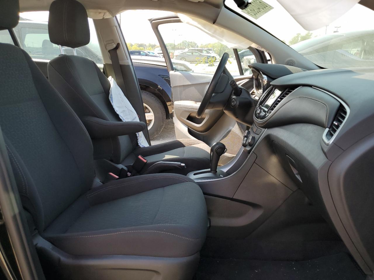 2018 Chevrolet Trax Ls - Image 5