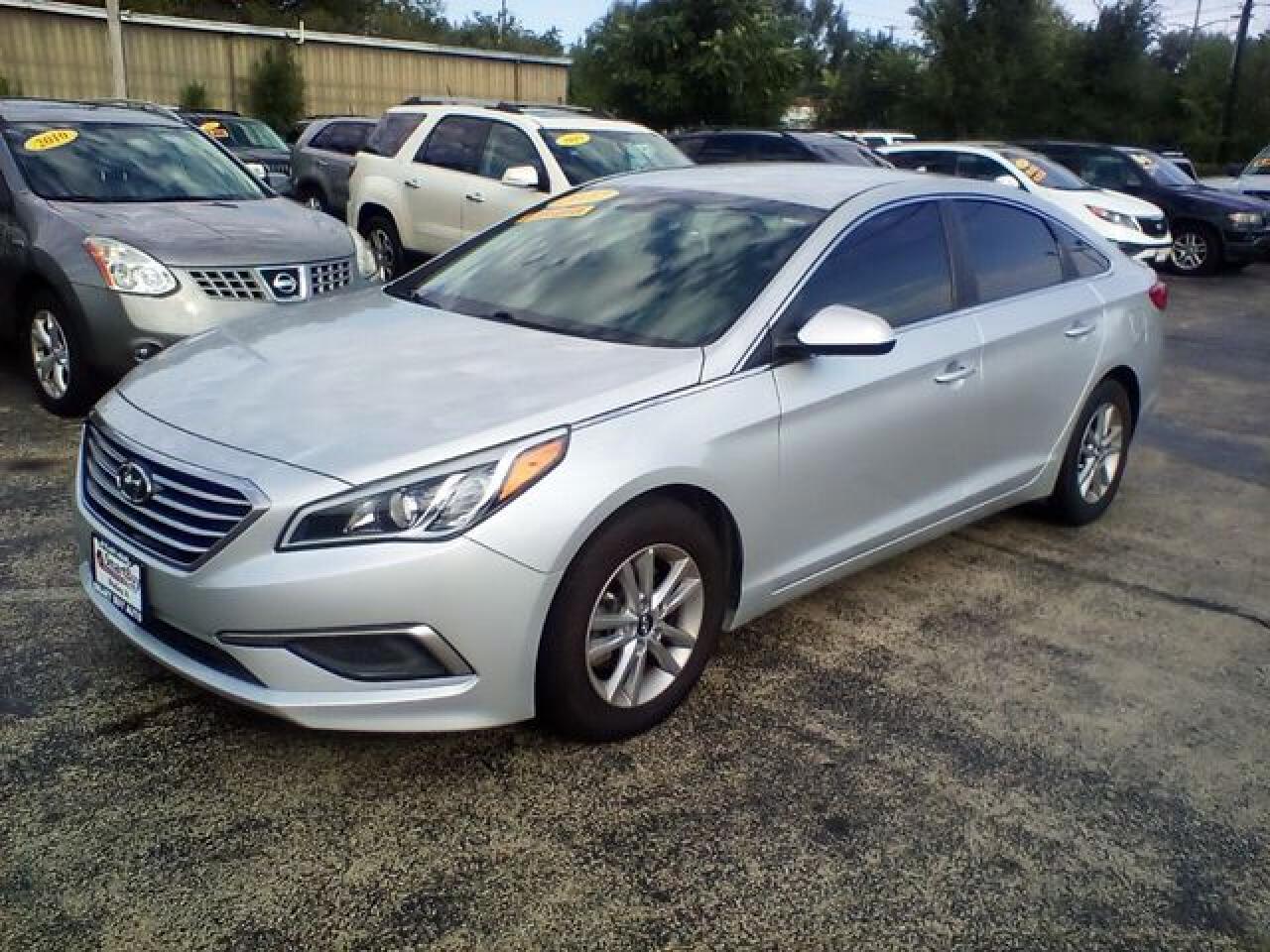 2017 Hyundai Sonata Se - Фото 2