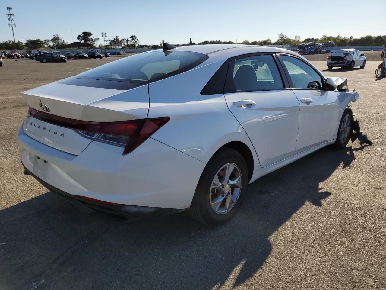 2021 Hyundai Elantra Se - Image 4