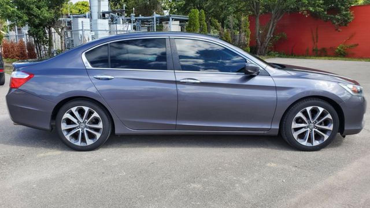 2015 Honda Accord Sport - Image 2