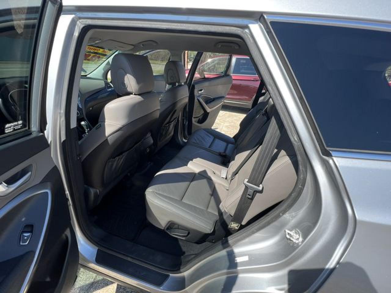 2014 Hyundai Santa Fe Gls - Image 7