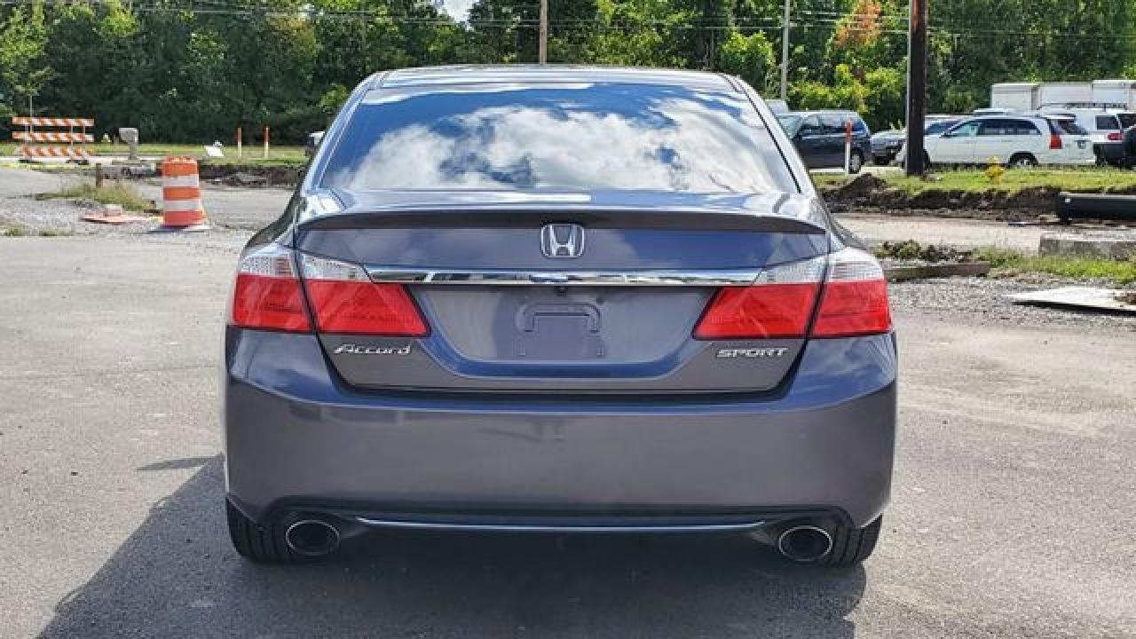 2015 Honda Accord Sport - Image 4