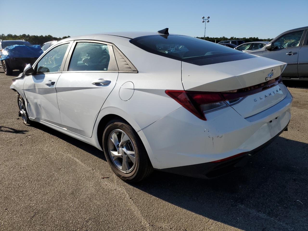 2021 Hyundai Elantra Se - Image 3