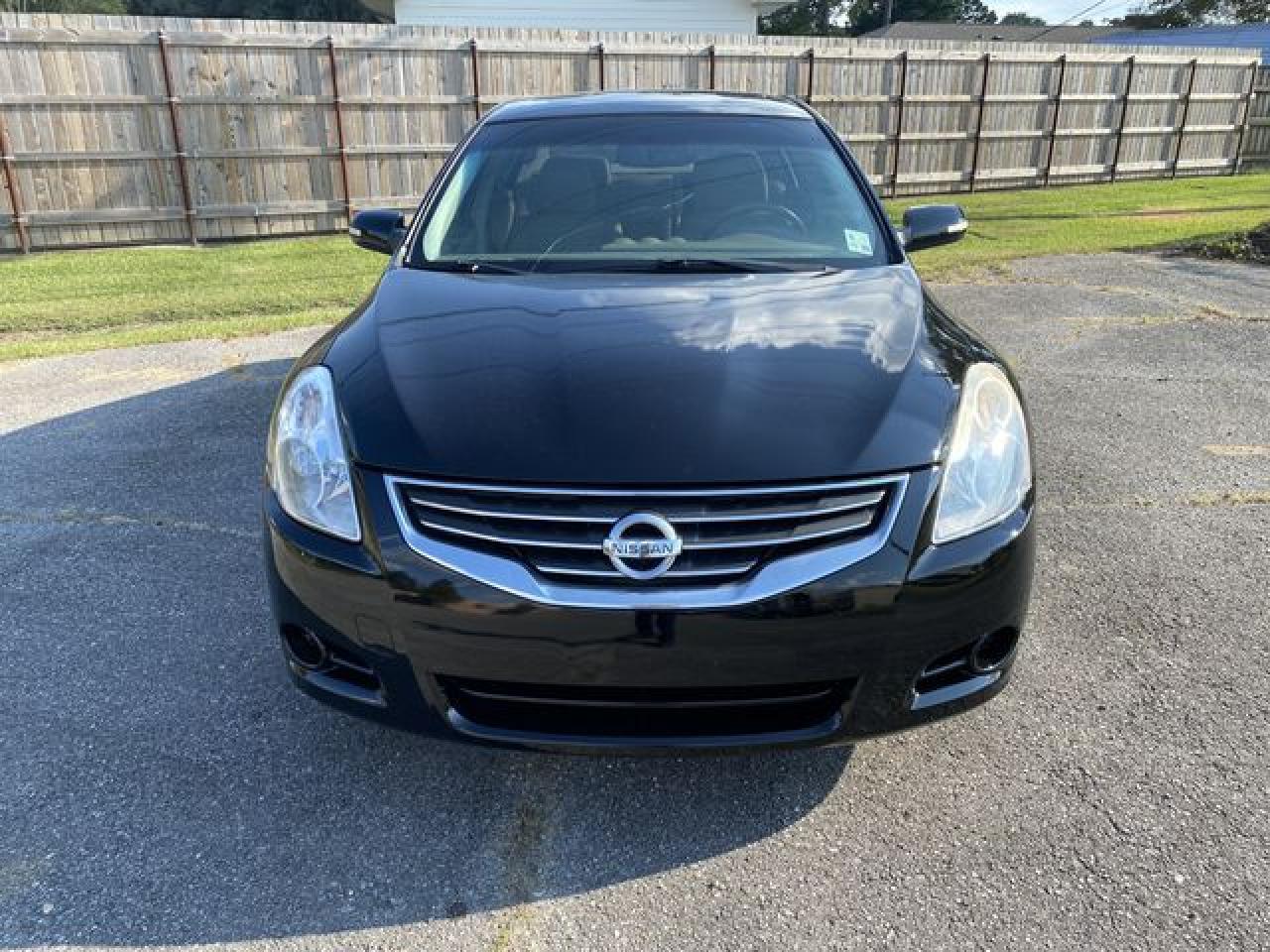 2010 Nissan Altima Base - Image 2