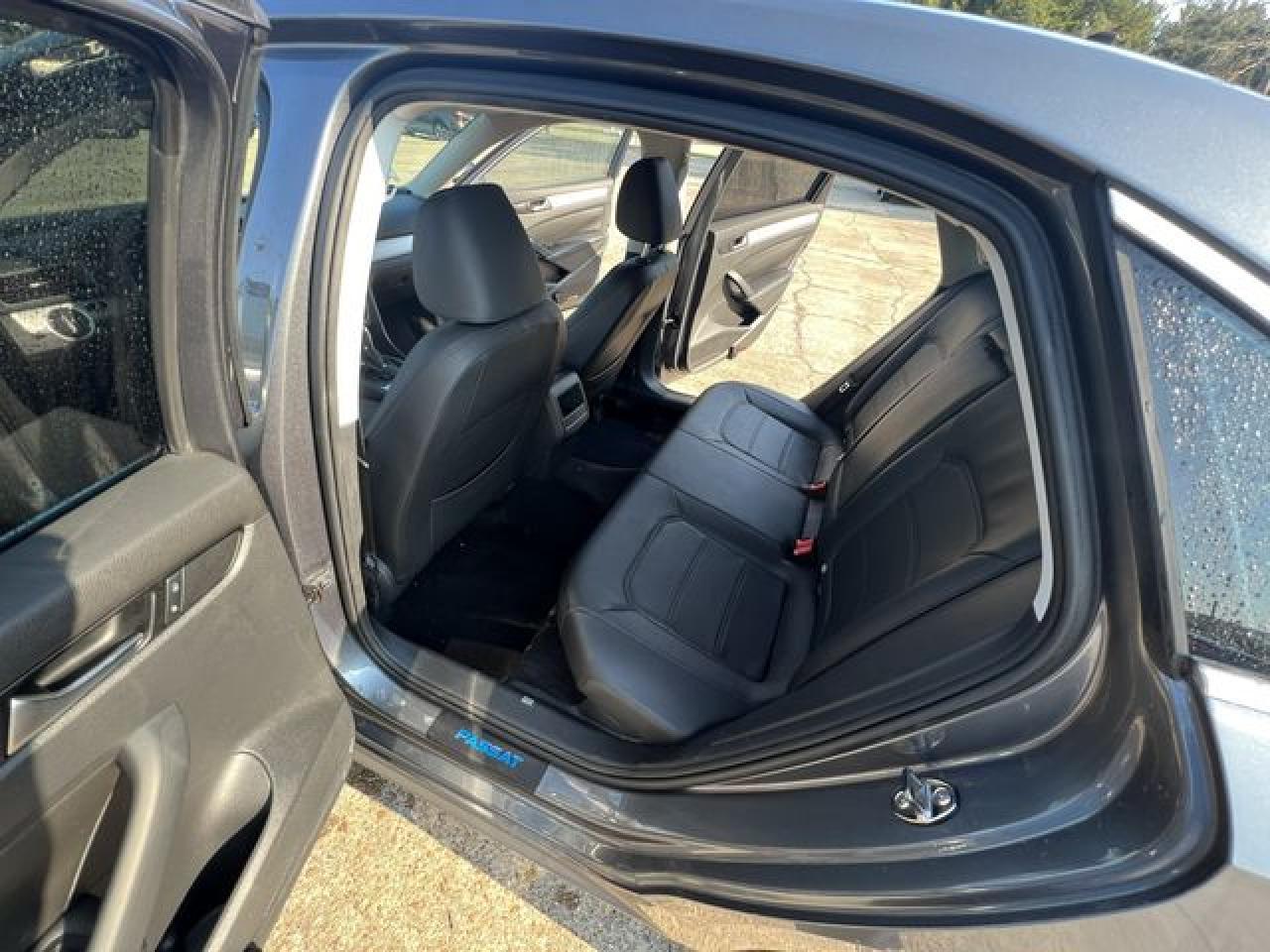 2012 Volkswagen Passat Se - Image 7