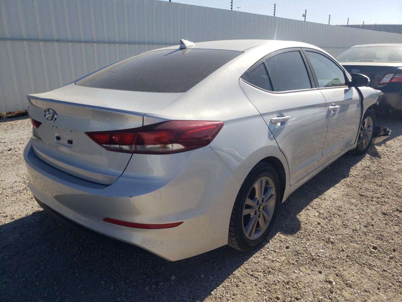 2018 Hyundai Elantra Sel - Фото 4