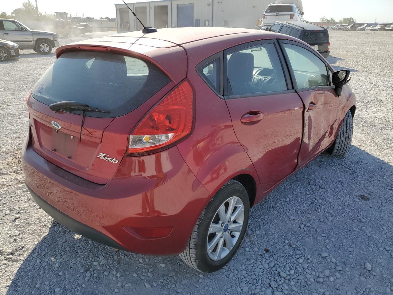 2011 Ford Fiesta Se - Фото 4