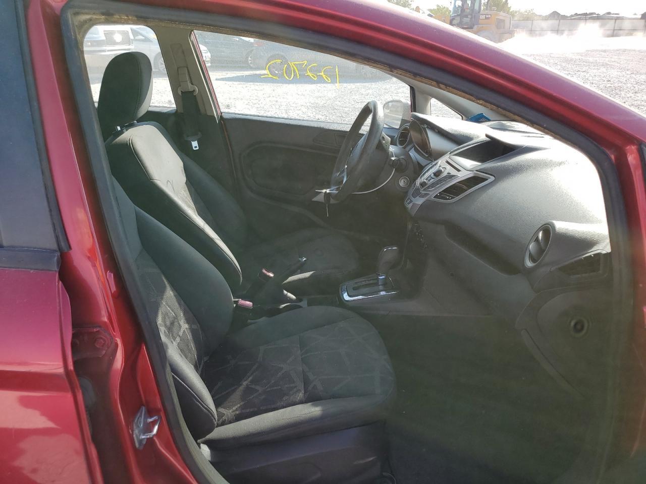 2011 Ford Fiesta Se - Фото 5