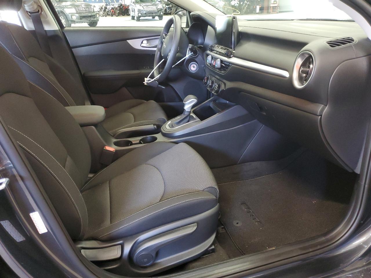 2022 Kia Forte Fe - Фото 5