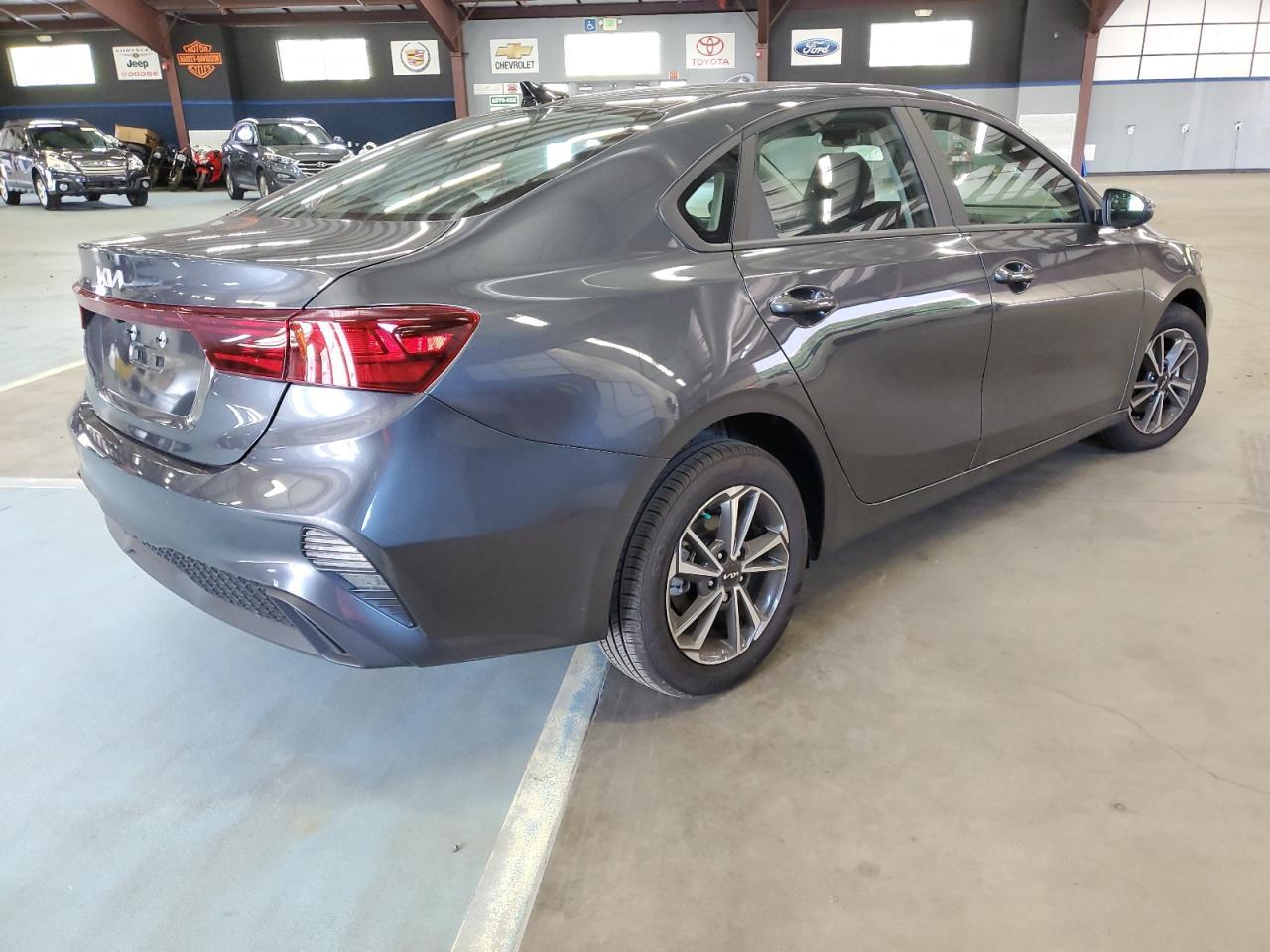 2022 Kia Forte Fe - Фото 4