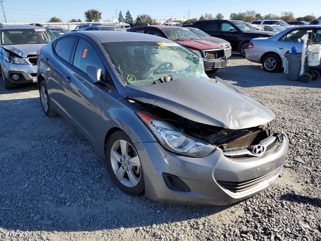 2013 HYUNDAI ELANTRA GL