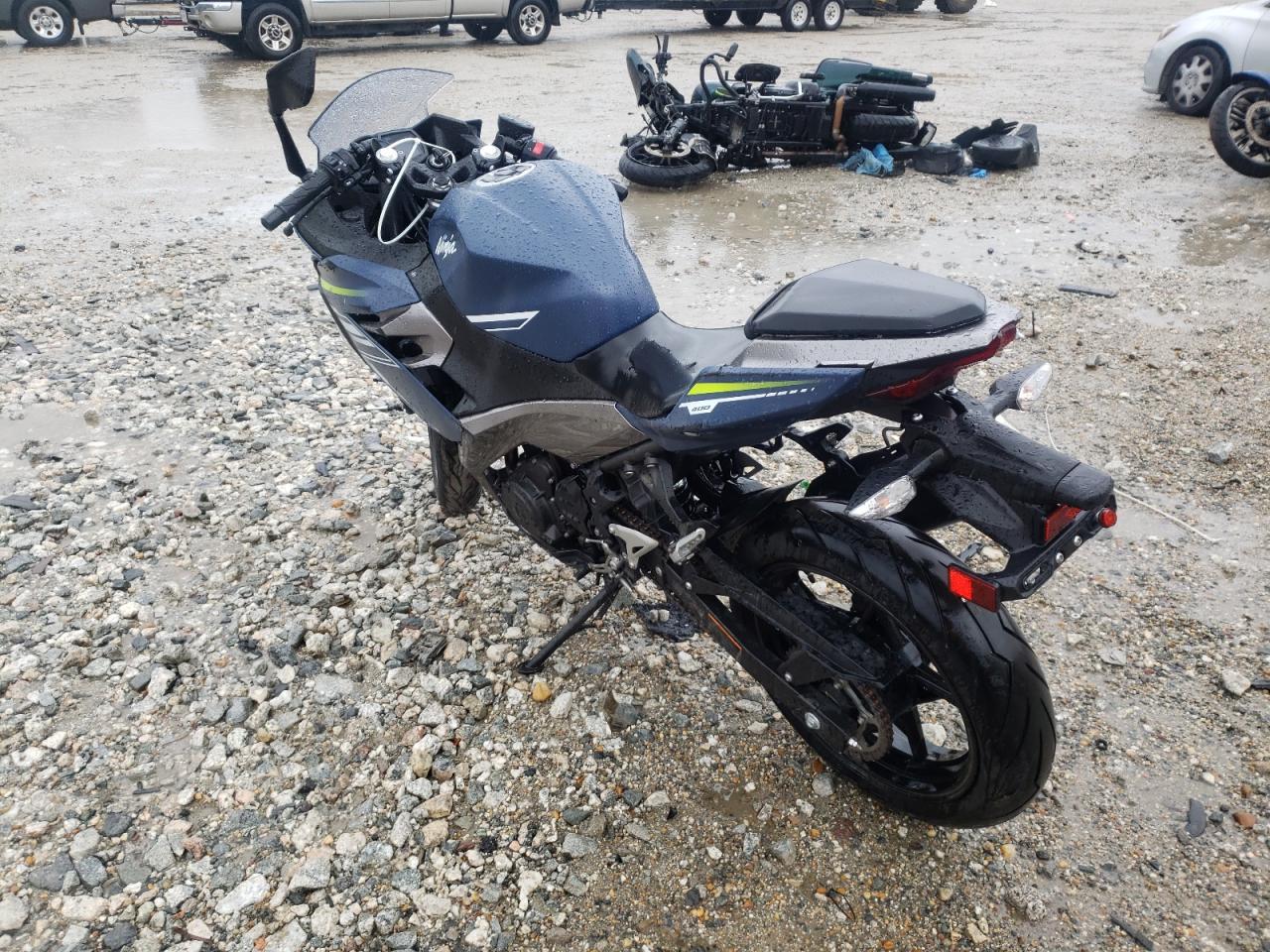 2022 Kawasaki Ex400 - Image 3