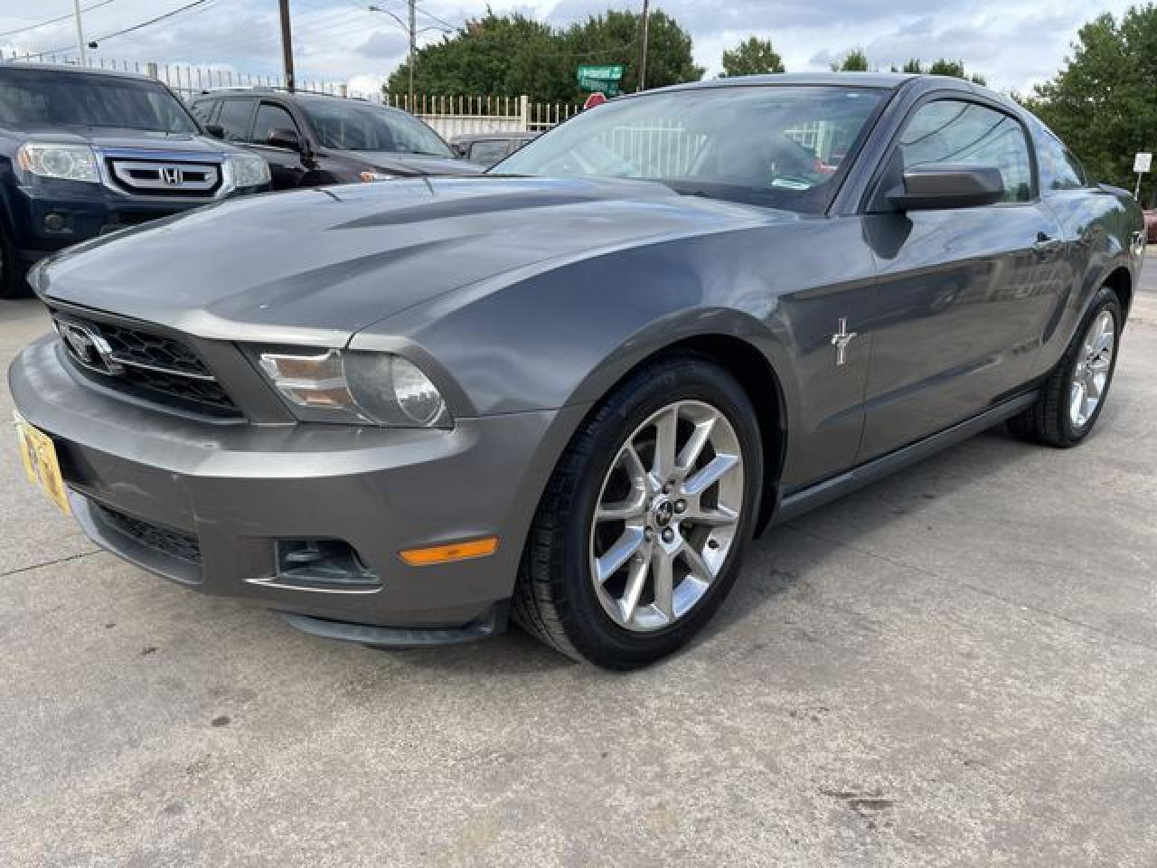 2010 Ford Mustang - Image 4