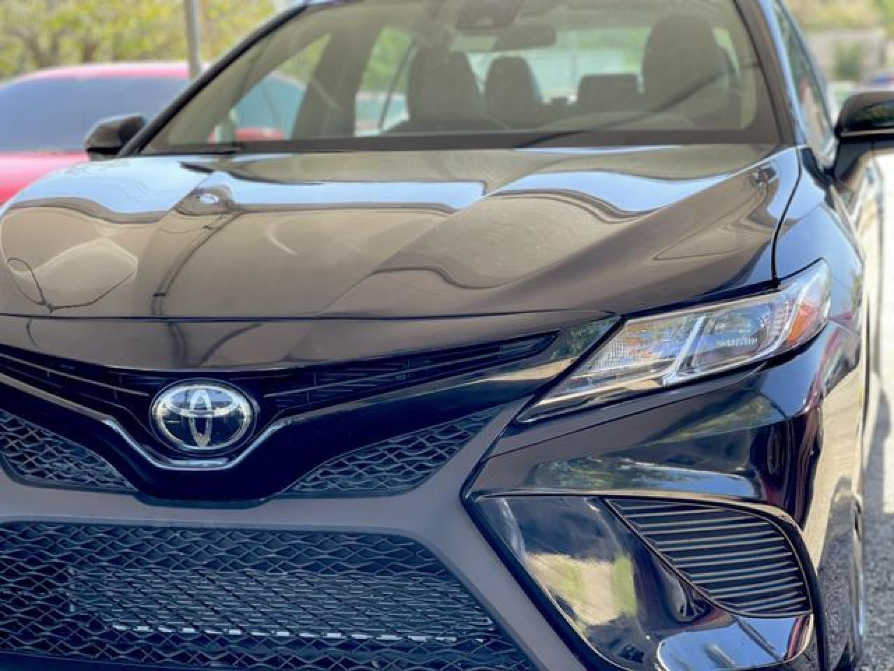 2020 Toyota Camry Se - Фото 3