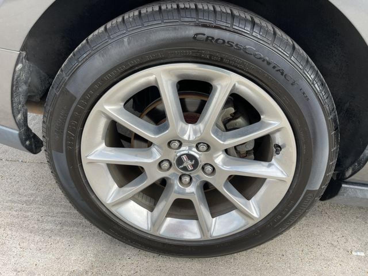 2010 Ford Mustang - Image 3