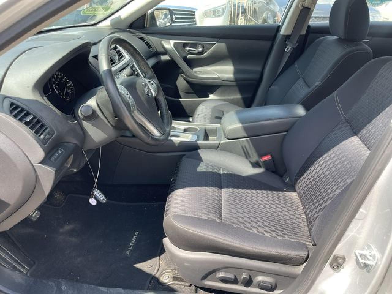 2016 Nissan Altima 2.5 - Фото 7